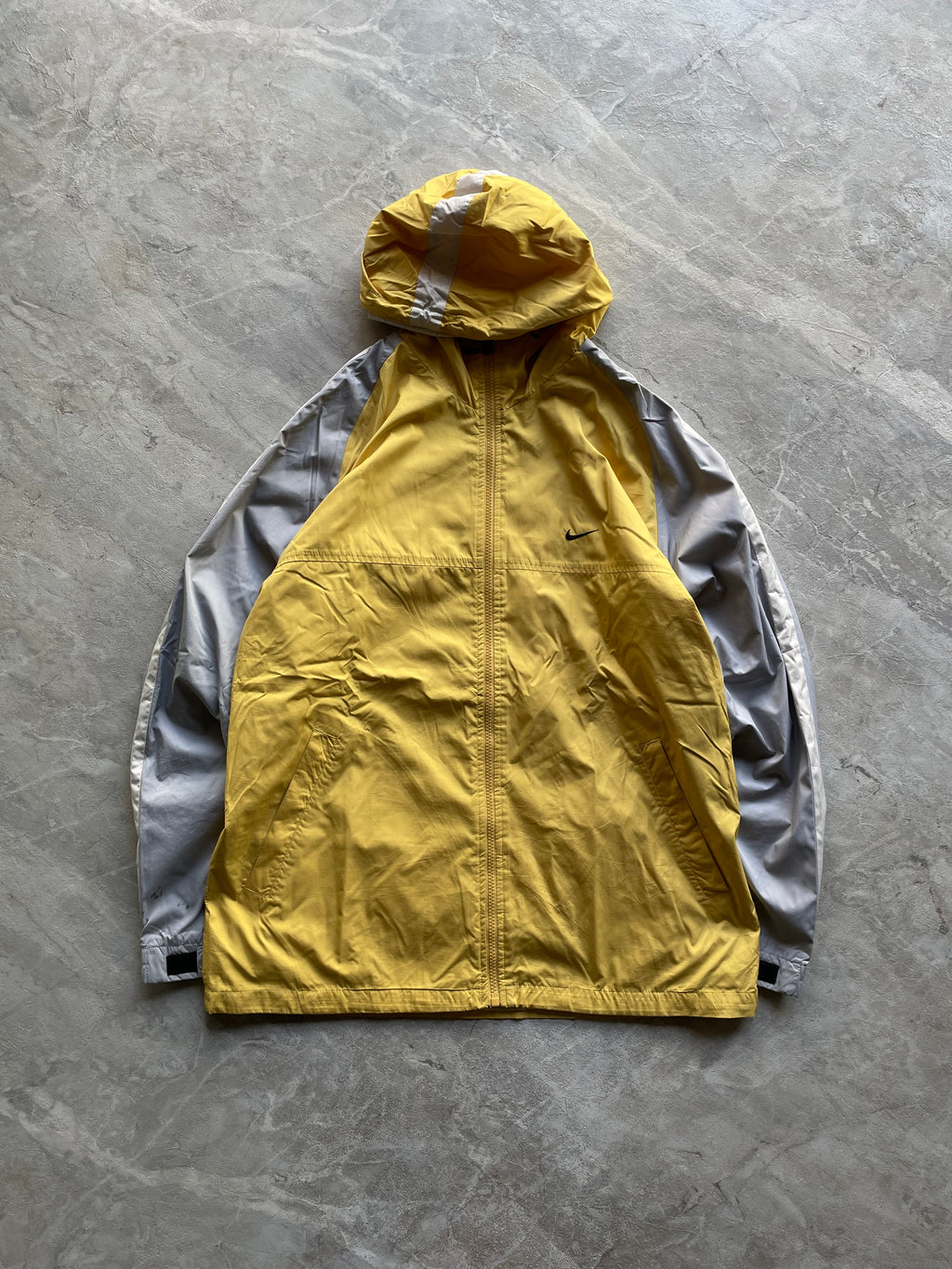 YELLOW AND GREY NIKE HOODED WINDBREAKER JACKET-L