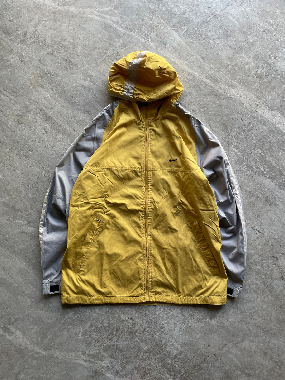 YELLOW AND GREY NIKE HOODED WINDBREAKER JACKET-L