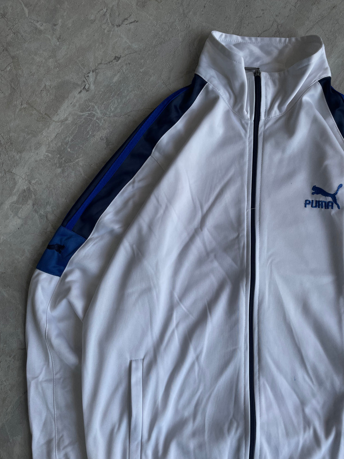 WHITE PUMA JACKET-M