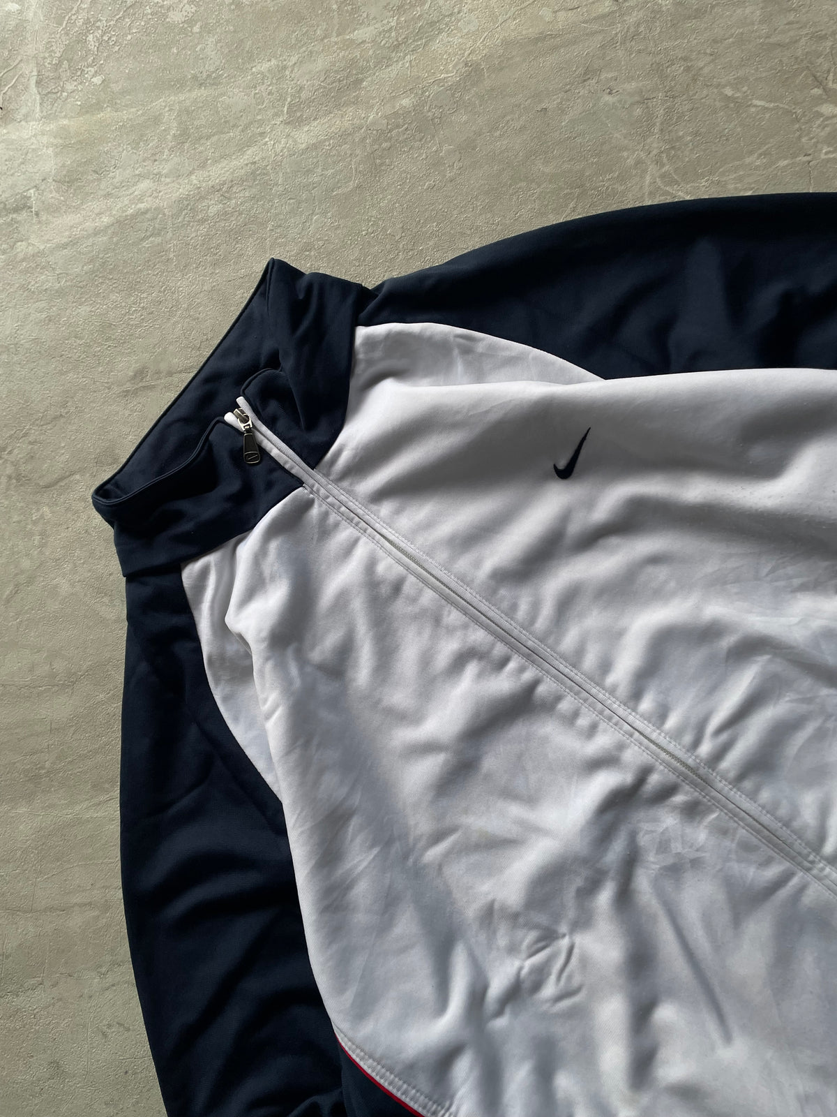 WHITE AND NAVY BLUE NIKE JACKET-XL