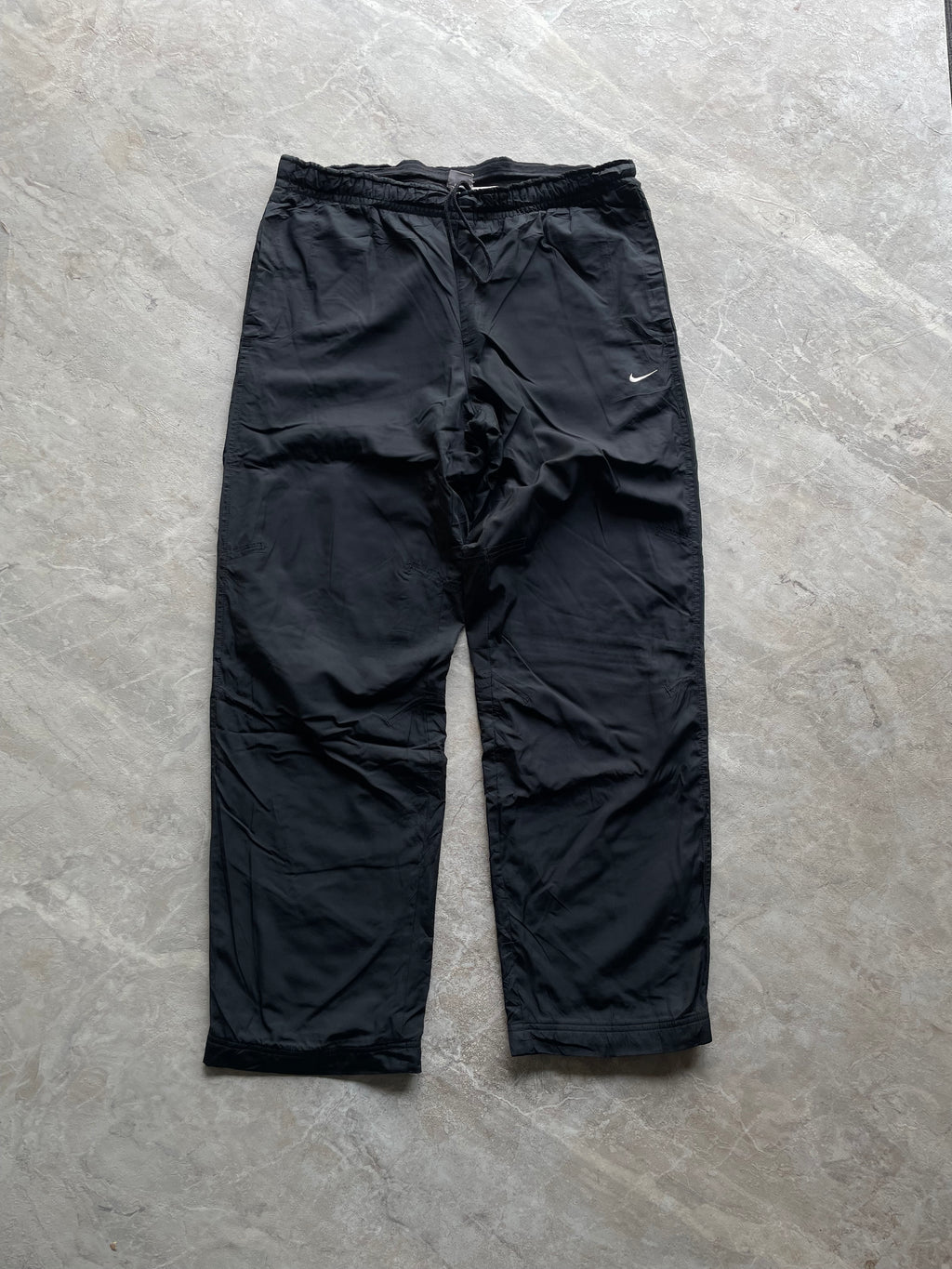 BLACK NIKE TRACK PANT