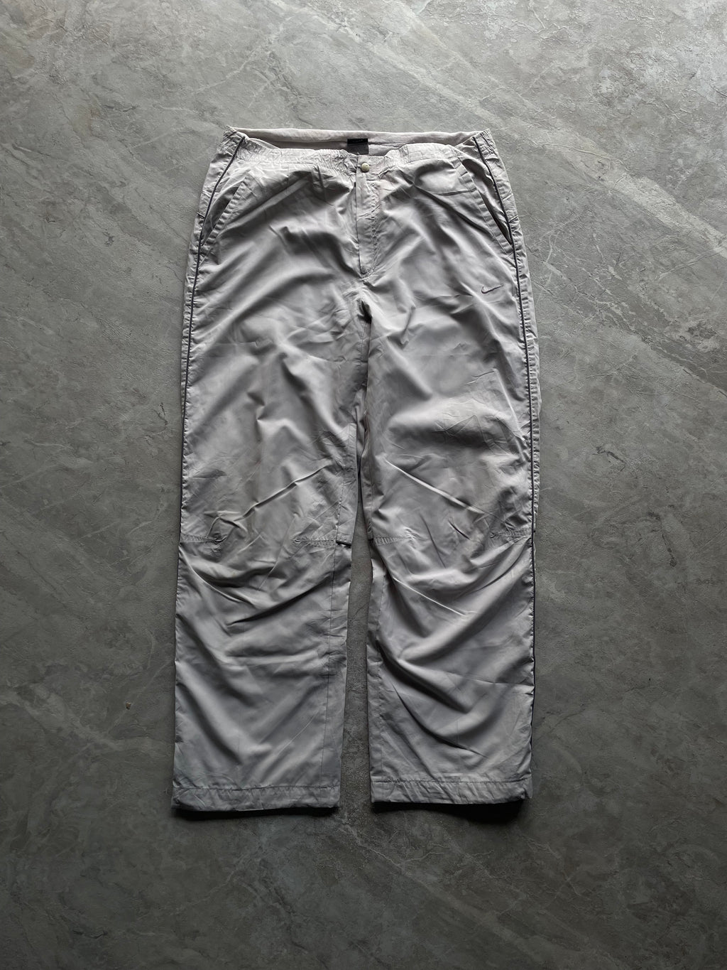 LIGHT GREY NIKE WOVEN TRACK PANT