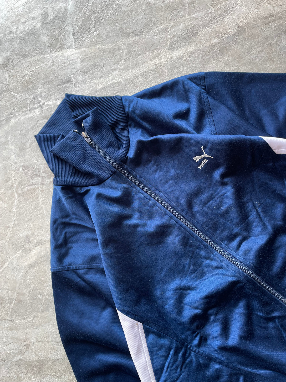 NAVY BLUE AND WHITE PUMA JACKET-L