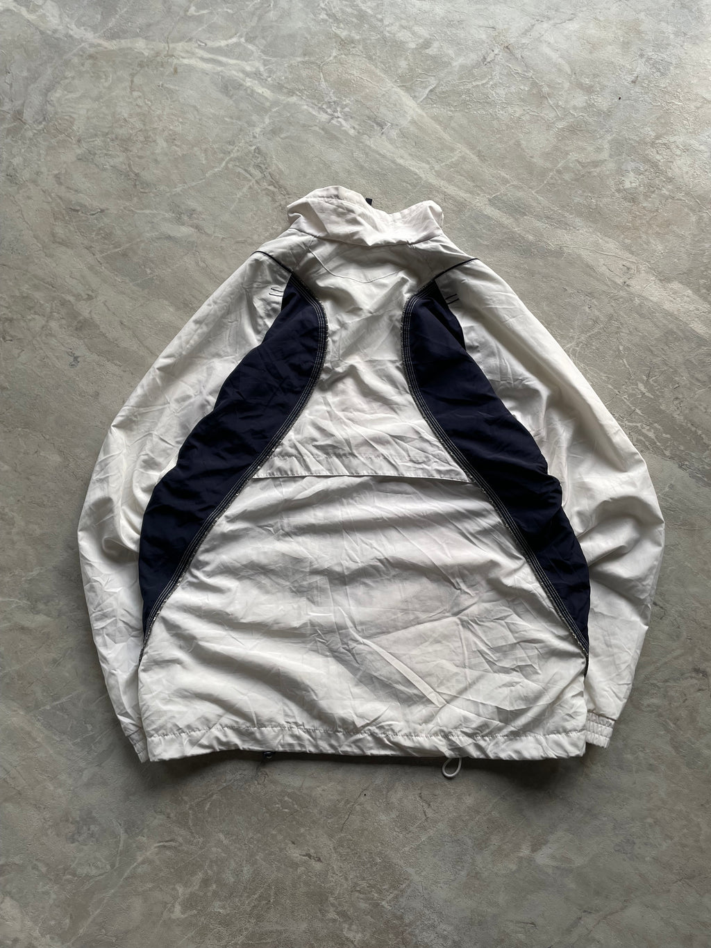 LOTTO WHITE AND NAVY BLUE ZIP-UP JACKET-L