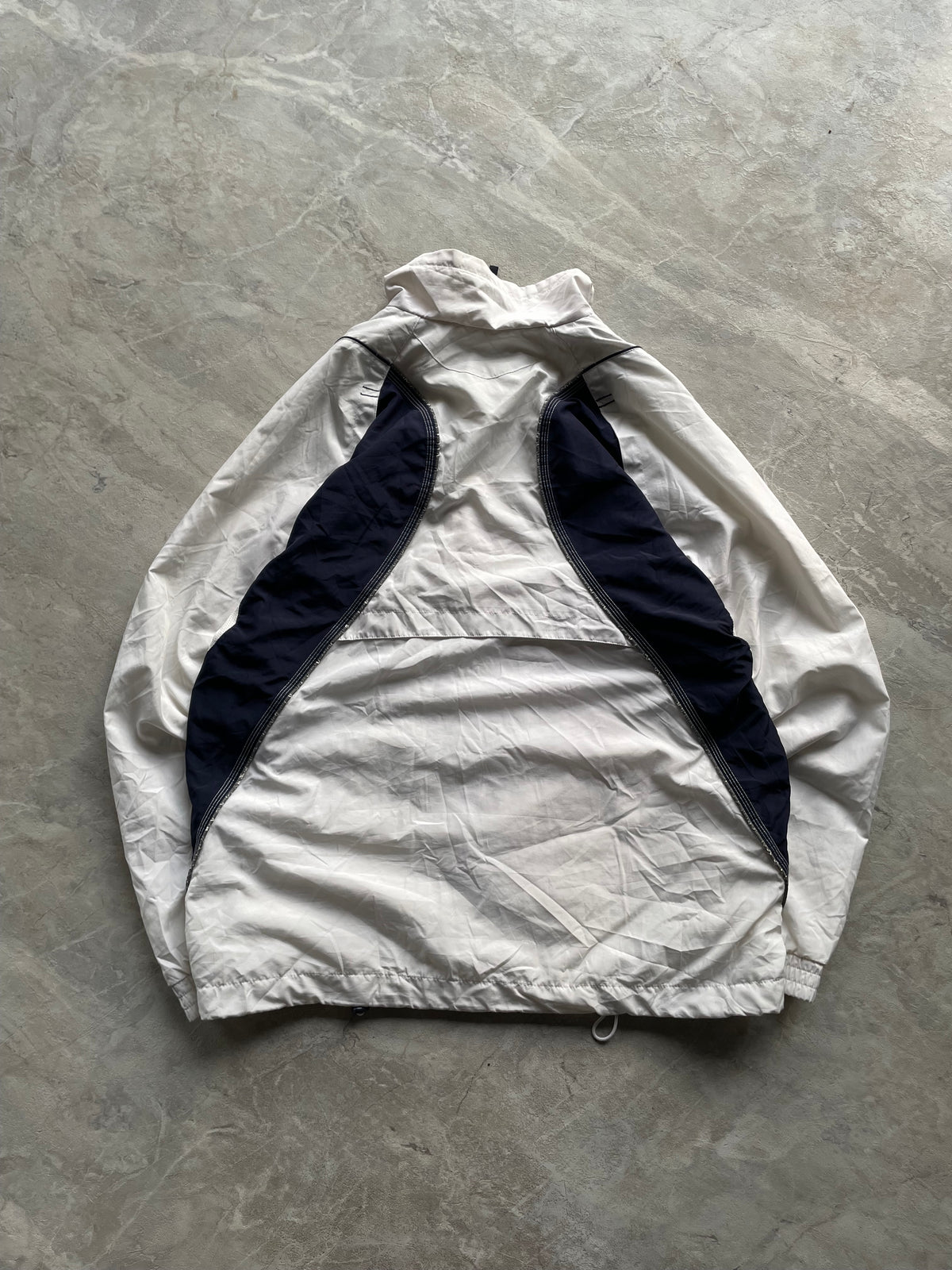 LOTTO WHITE AND NAVY BLUE ZIP-UP JACKET-L