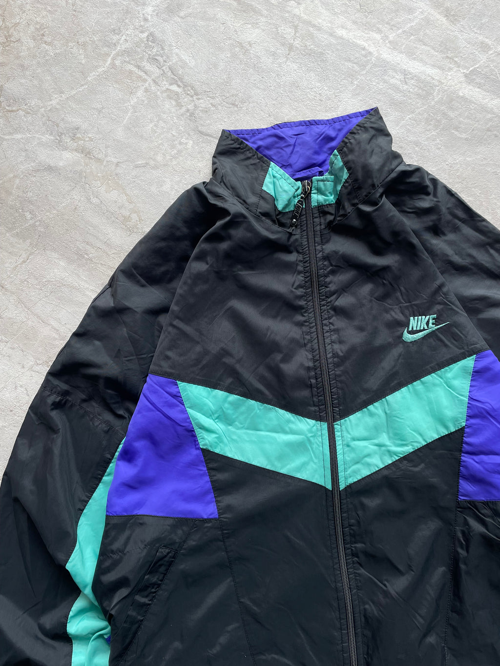 VINTAGE NIKE WINDBREAKER-L