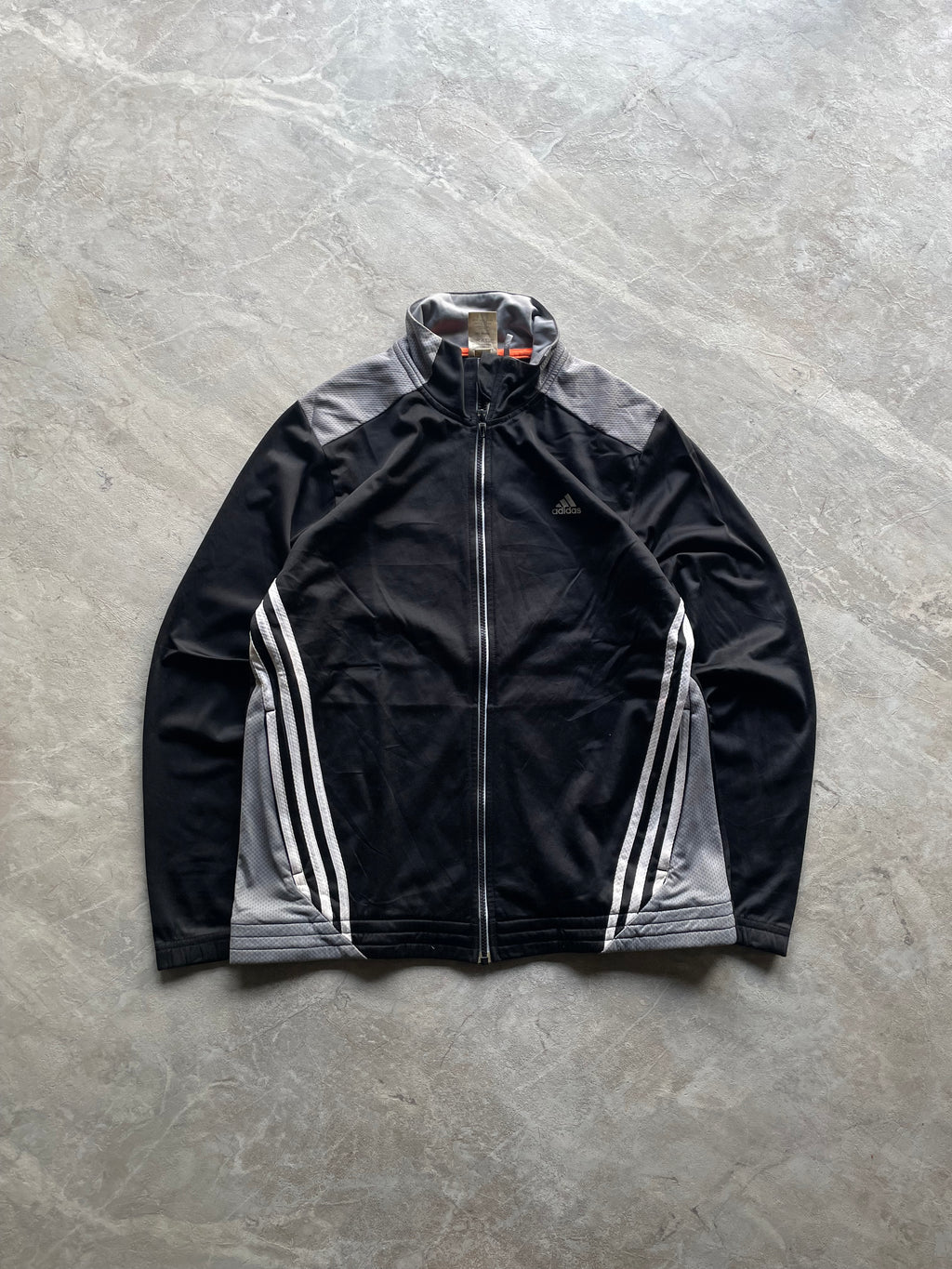 ADIDAS GREY AND BLACK -M